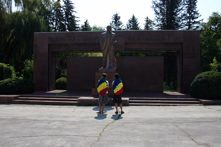 Vlad Nancă, Mircea Nicolae - Coroane funerare